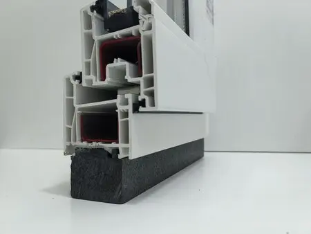 Теплый подставочный профиль в раме