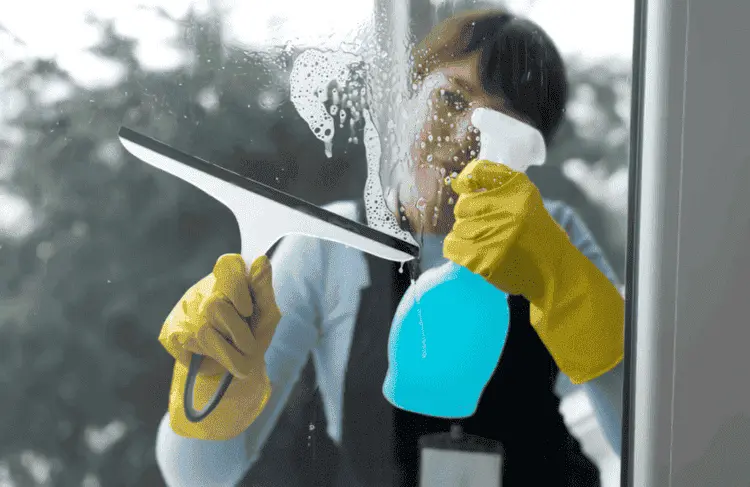 Инструменты по уходу за оконными изделиями 